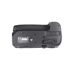 Used Nikon MB-D11 Battery Grip For D7000